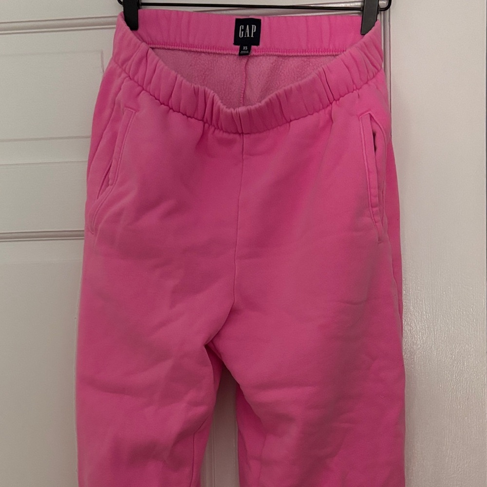 Gap vibrant pink joggers